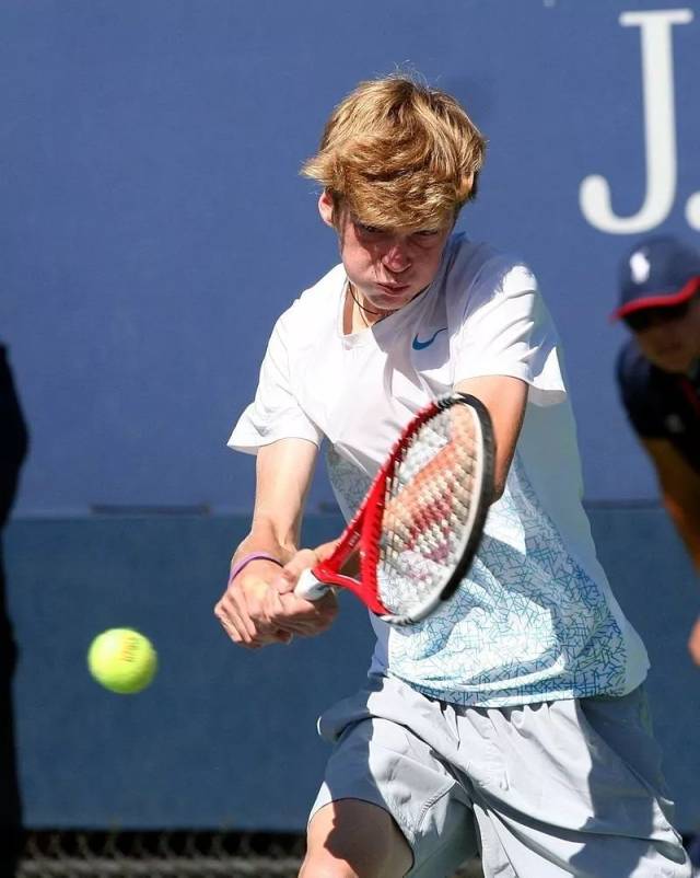 他在禁区内 他在禁区内