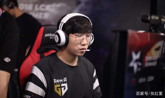 😨巨大损失！美媒：美国前游泳名将霍尔10枚奥运奖牌被山火烧毁.